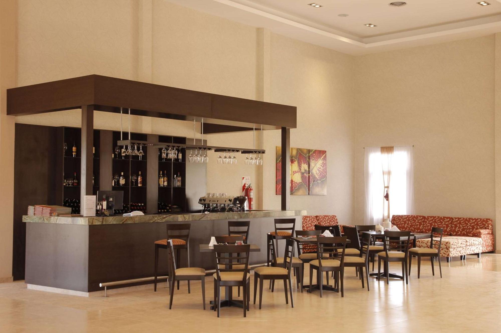 Howard Johnson Hotel & Resort Funes Dış mekan fotoğraf