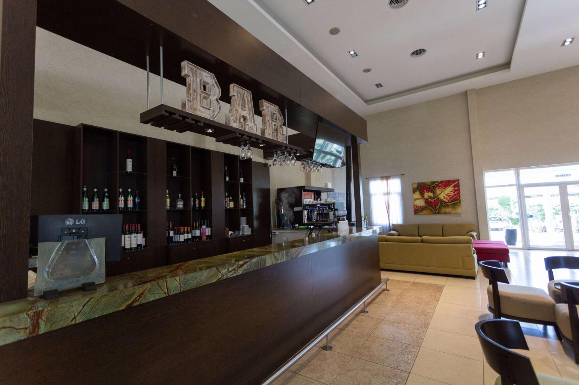 Howard Johnson Hotel & Resort Funes Dış mekan fotoğraf