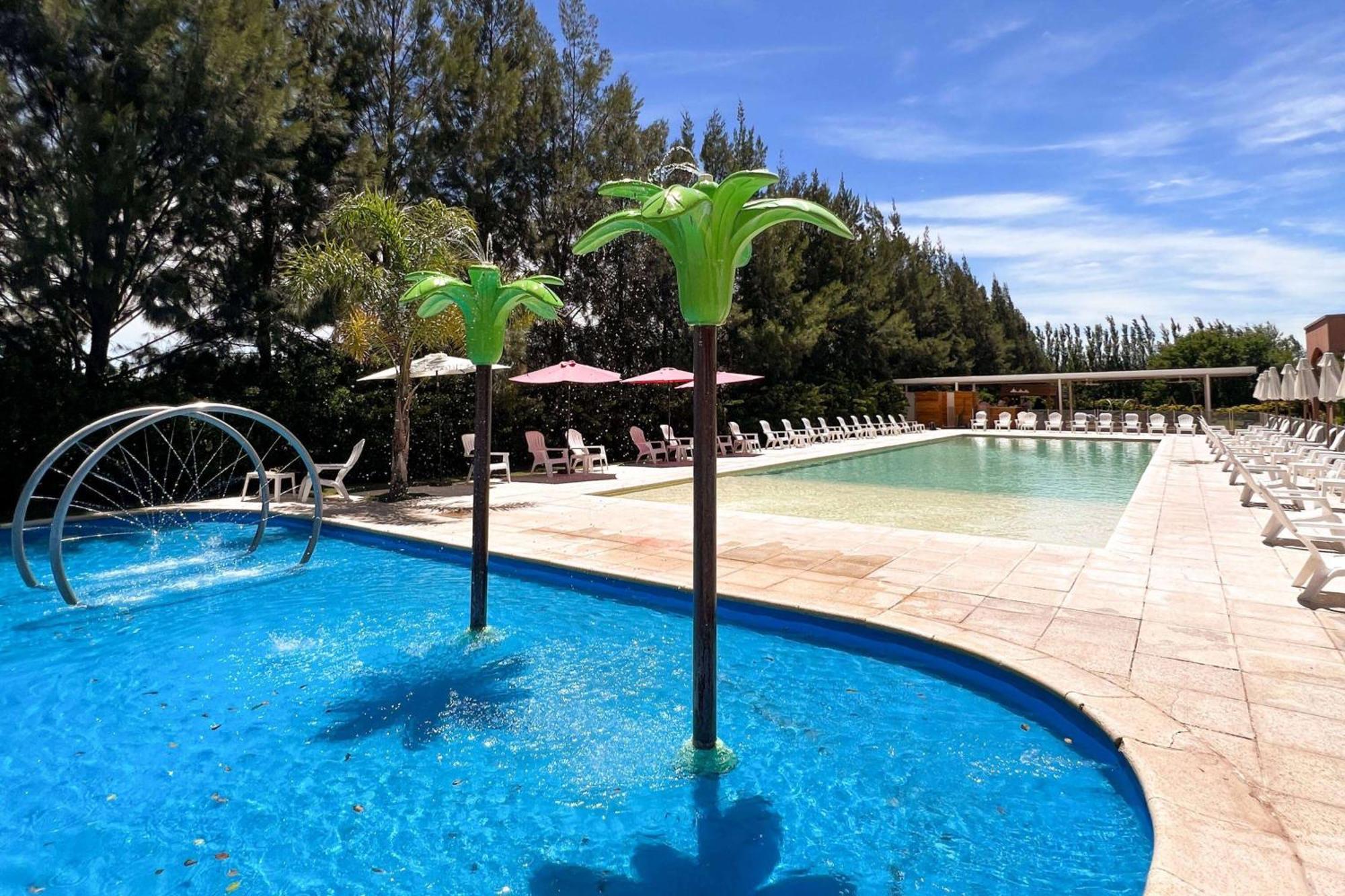 Howard Johnson Hotel & Resort Funes Dış mekan fotoğraf