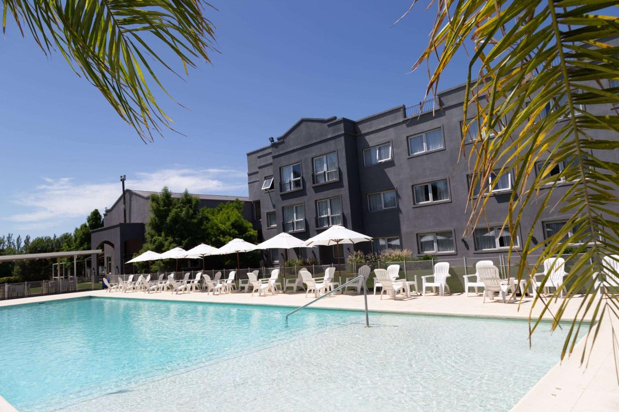 Howard Johnson Hotel & Resort Funes Dış mekan fotoğraf