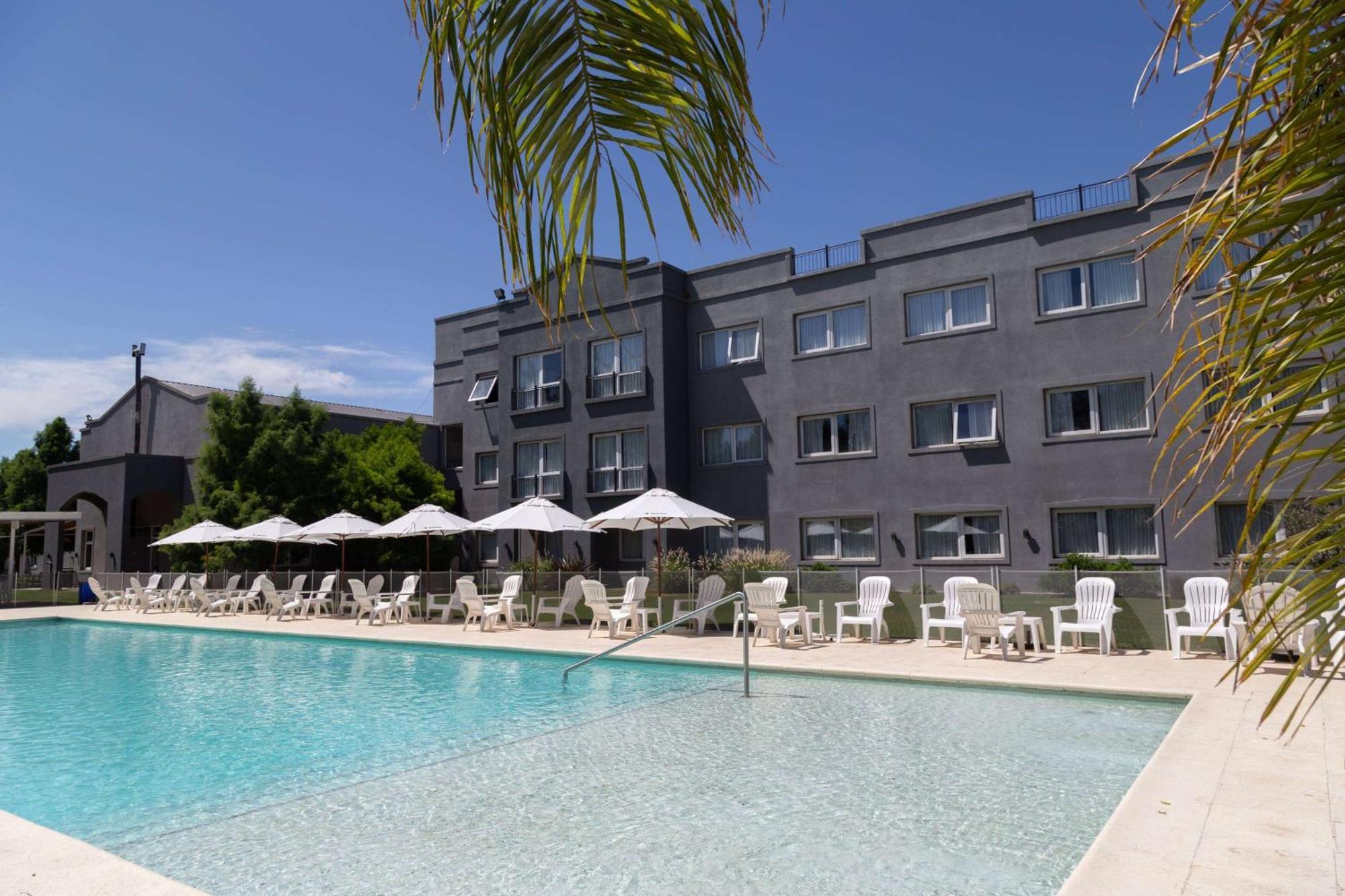 Howard Johnson Hotel & Resort Funes Dış mekan fotoğraf