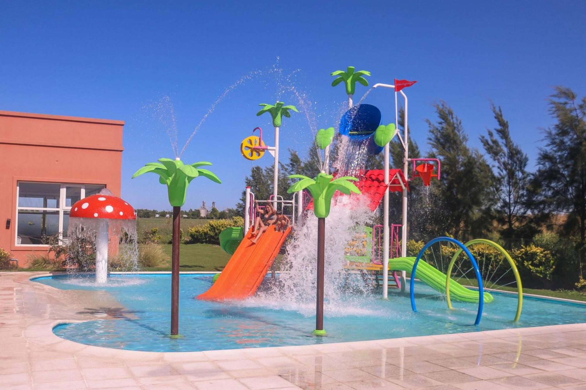 Howard Johnson Hotel & Resort Funes Dış mekan fotoğraf