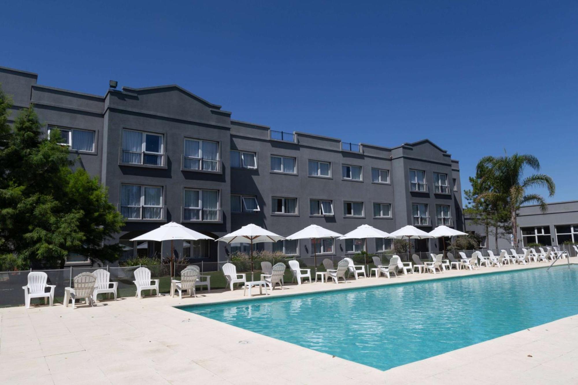 Howard Johnson Hotel & Resort Funes Dış mekan fotoğraf