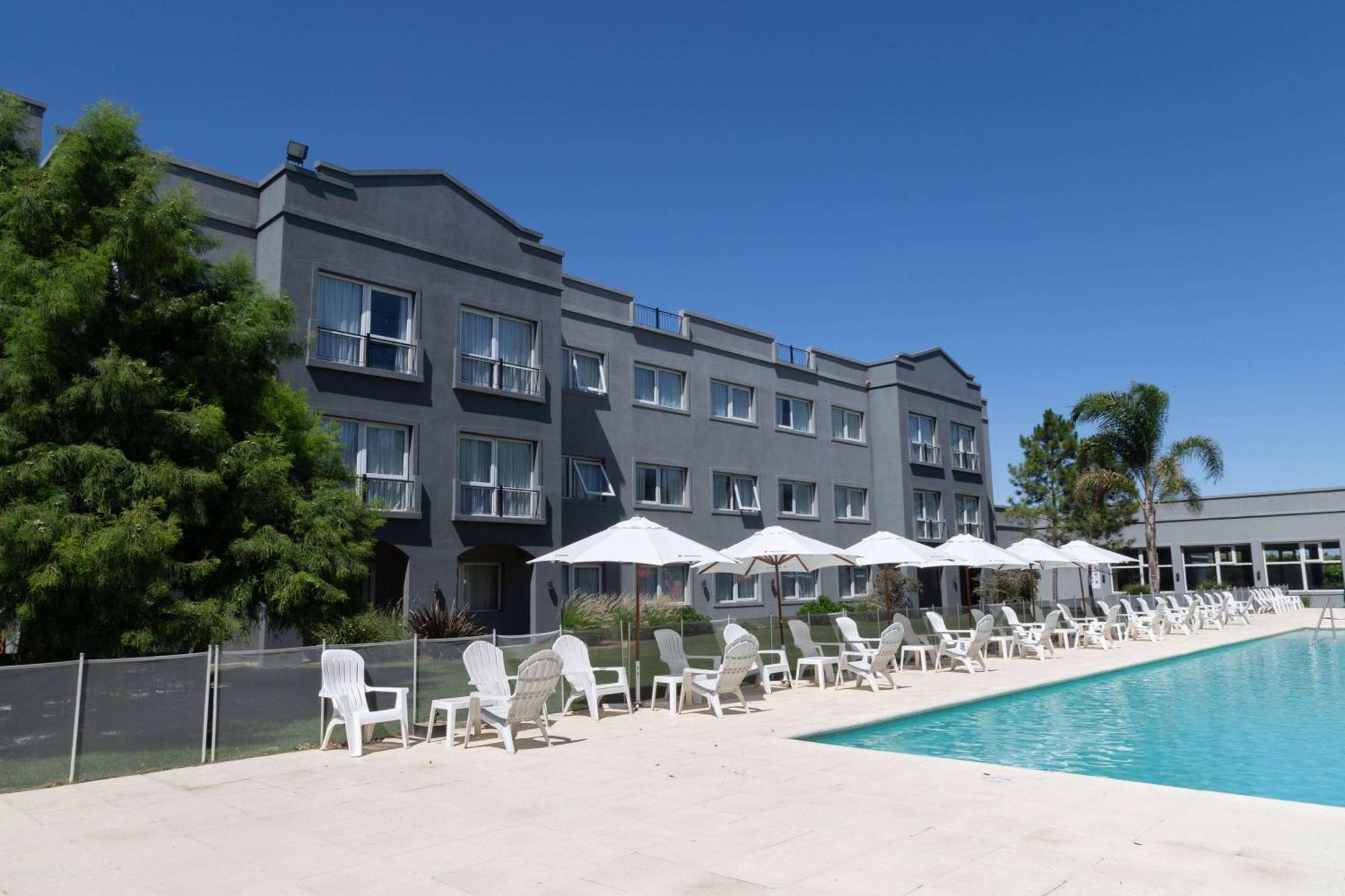Howard Johnson Hotel & Resort Funes Dış mekan fotoğraf