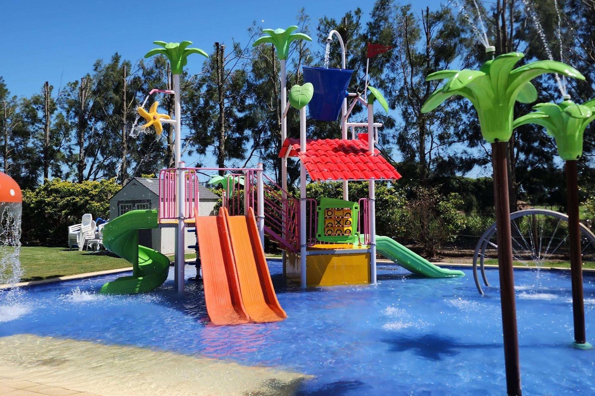 Howard Johnson Hotel & Resort Funes Dış mekan fotoğraf