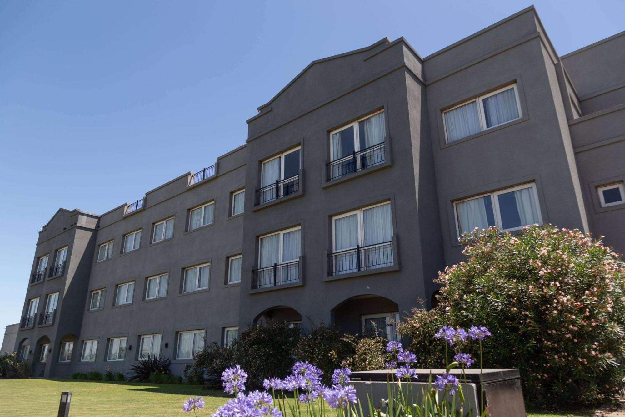 Howard Johnson Hotel & Resort Funes Dış mekan fotoğraf