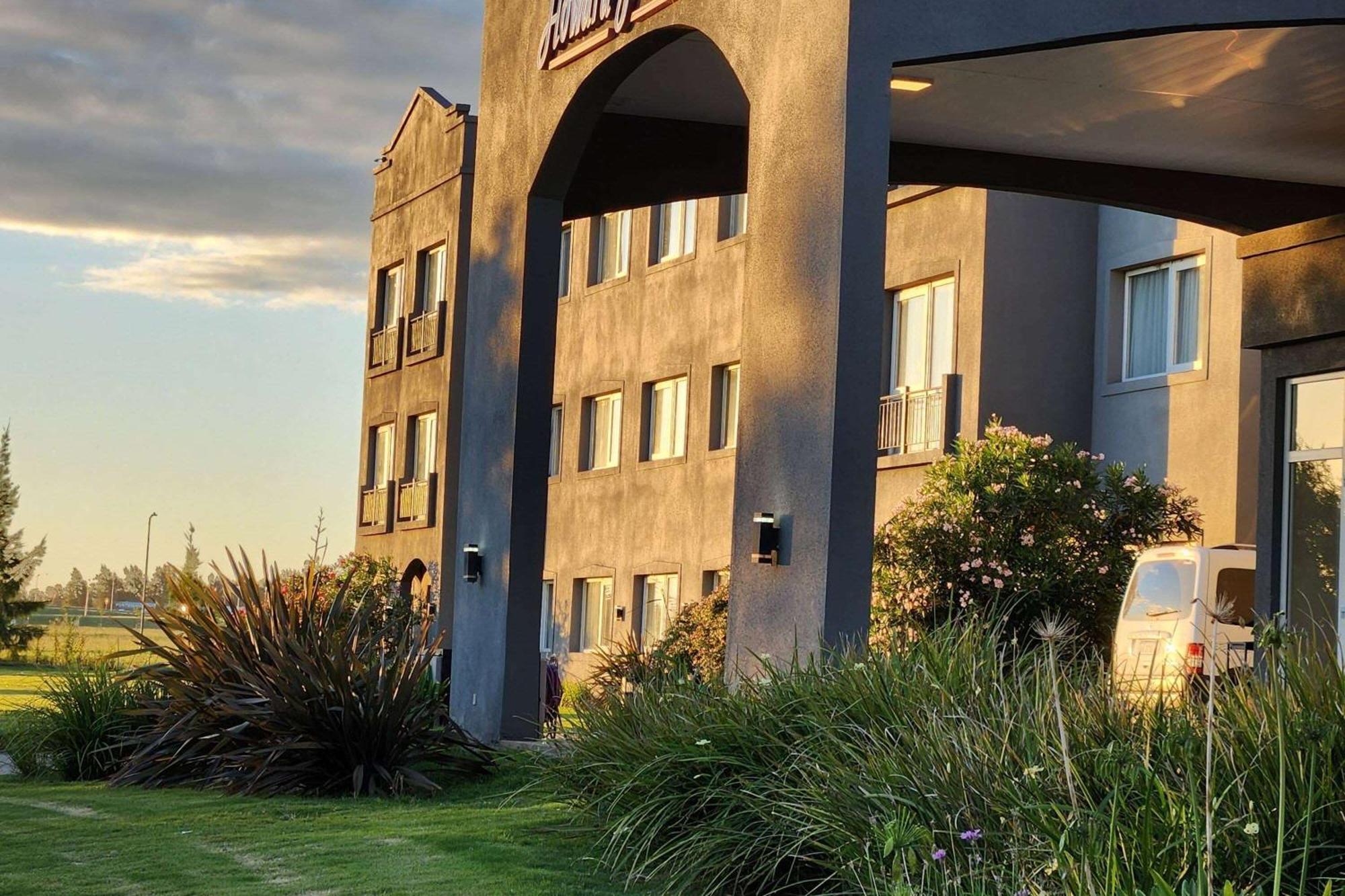 Howard Johnson Hotel & Resort Funes Dış mekan fotoğraf